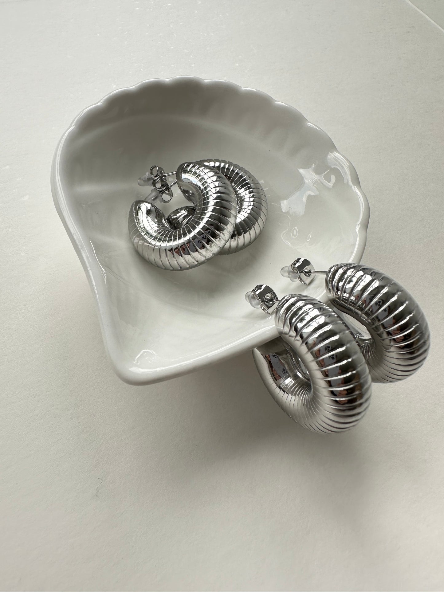 Belladonna Hoops