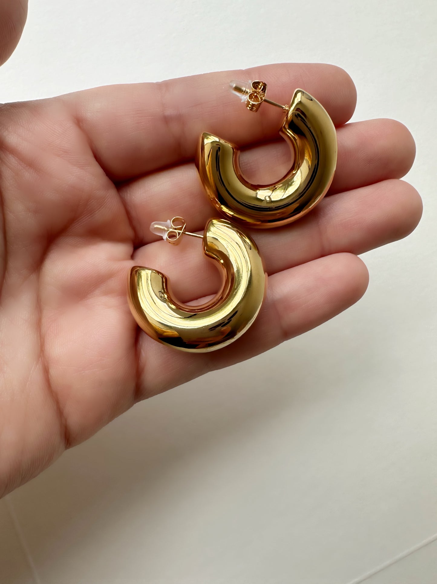 Olivia Hoops